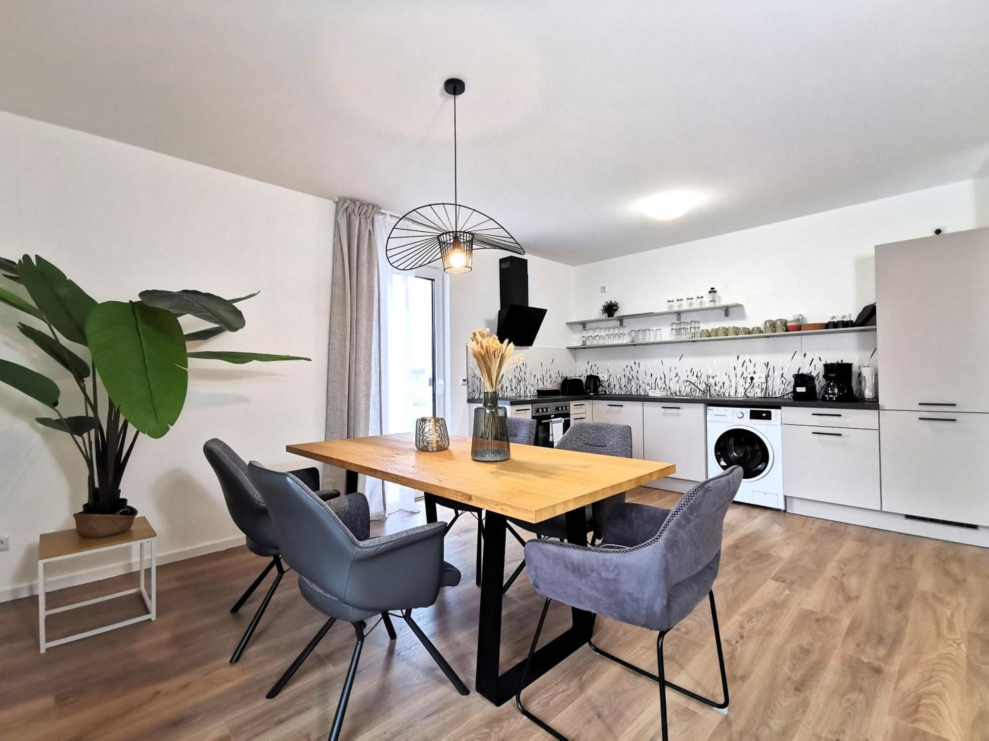 Bohnapartments Haus Zocheblick - 2 Kostenlose Parkplaetze - Sehr Ruhig - 4 Schlafzimmer - Neubau - Vollausstattung - Wlan Hoppegarten Exterior foto