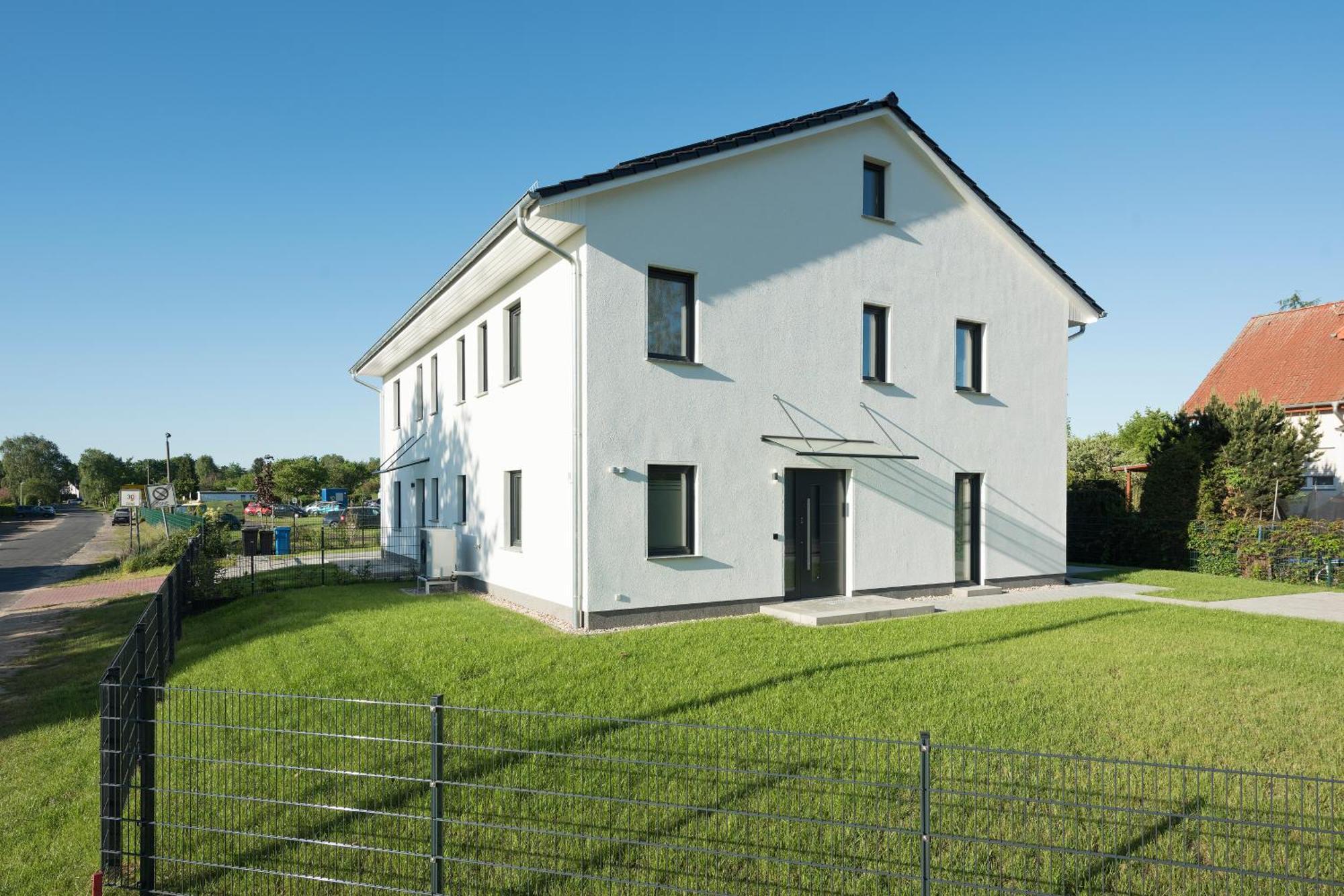 Bohnapartments Haus Zocheblick - 2 Kostenlose Parkplaetze - Sehr Ruhig - 4 Schlafzimmer - Neubau - Vollausstattung - Wlan Hoppegarten Exterior foto